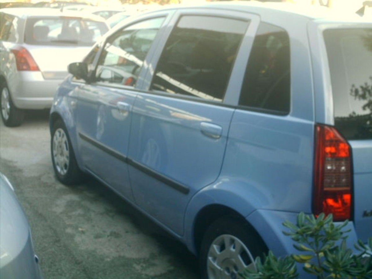 Fiat Idea 1.4 16V Dynamic (2)