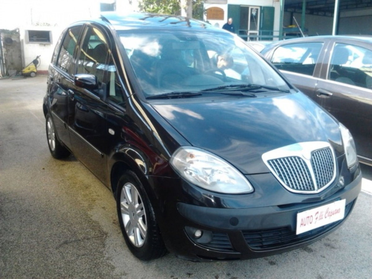 Lancia Musa 1.9 Multijet Platino