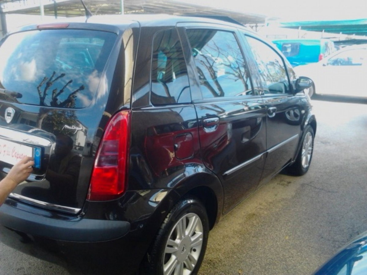 Lancia Musa 1.9 Multijet Platino (3)