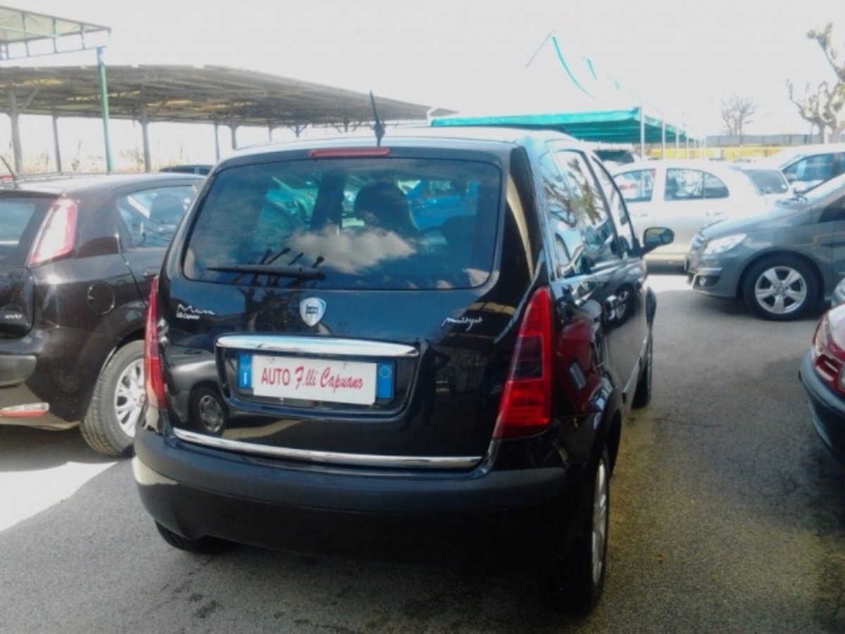 Lancia Musa 1.9 Multijet Platino (4)
