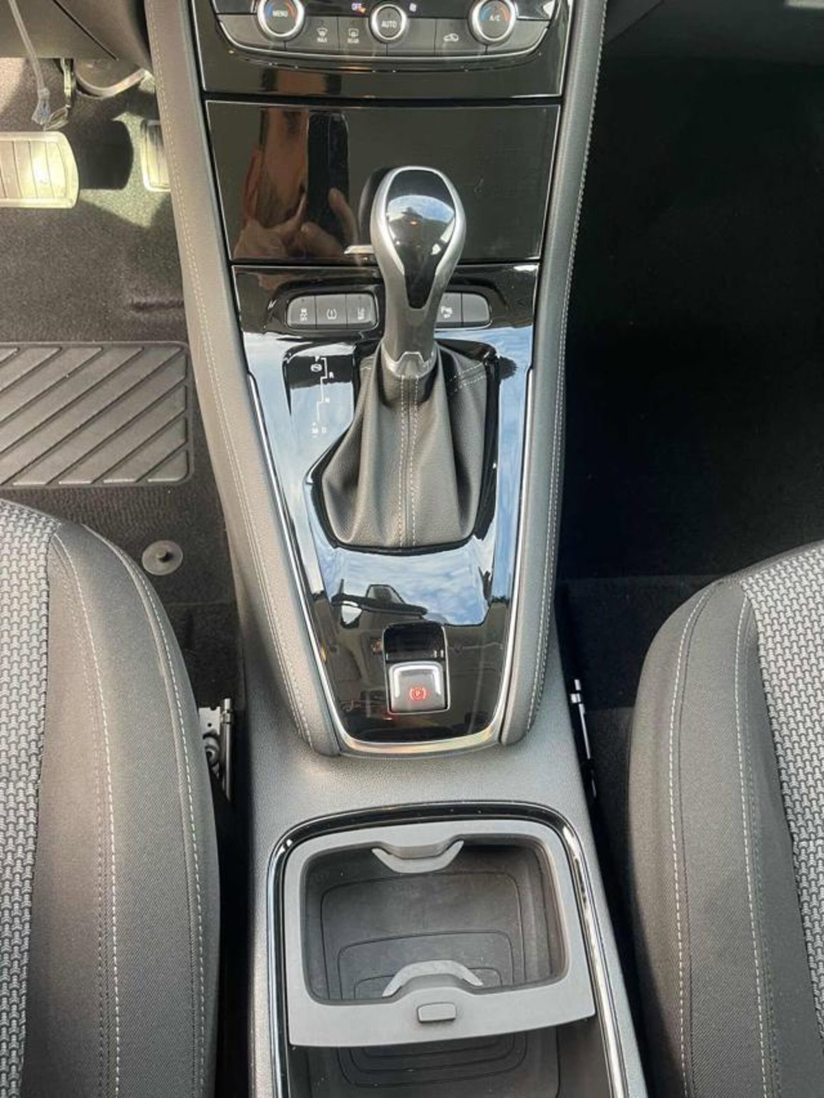 Opel Grandland X 1.5 diesel Ecotec Start&Stop aut. 120 Anniv. (6)