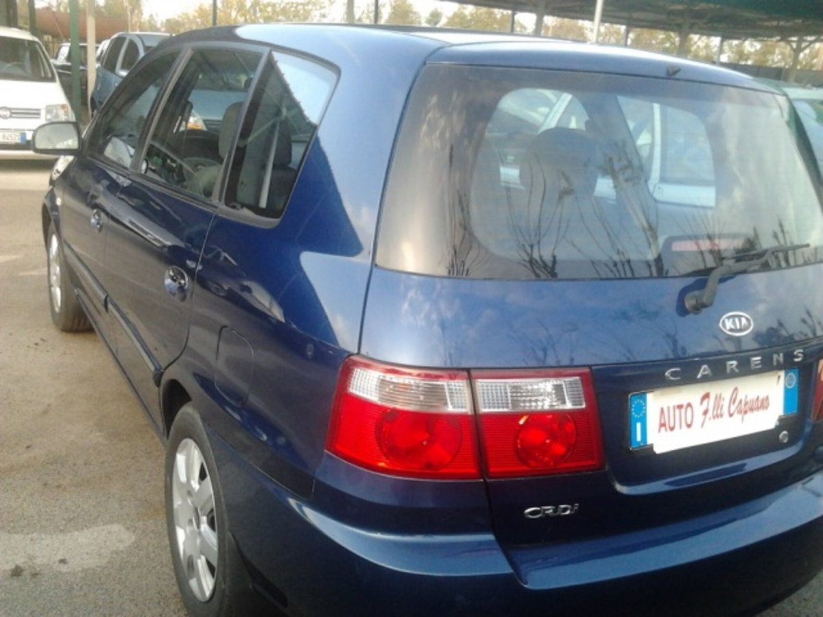Kia Carens 2.0 16V CRDi LX (3)