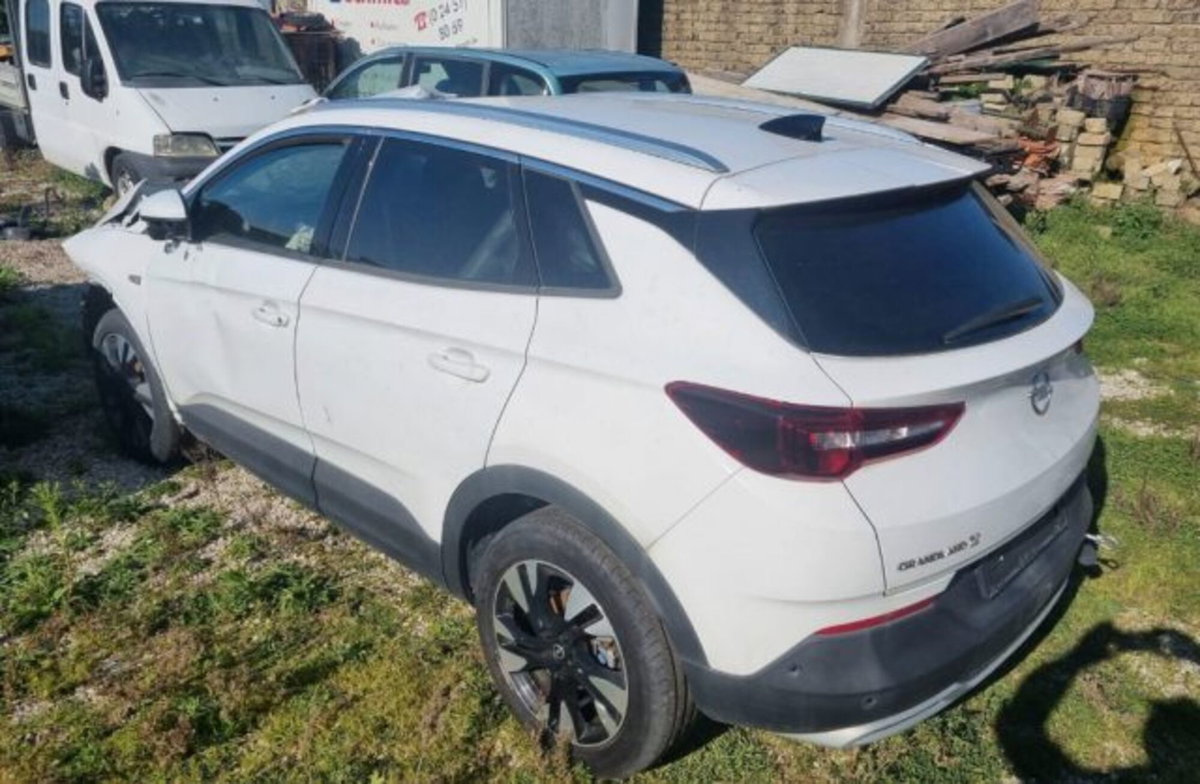 Opel Grandland X 1.5 diesel Ecotec Start&Stop Innovation (6)