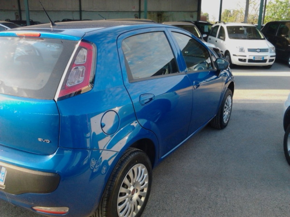 Fiat Punto Evo 1.4 3 porte Dynamic Natural Power (4)