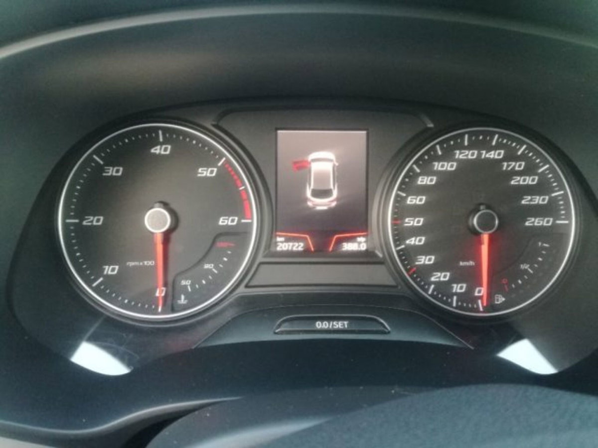 SEAT Leon ST 1.6 TDI 115 CV DSG Business (11)