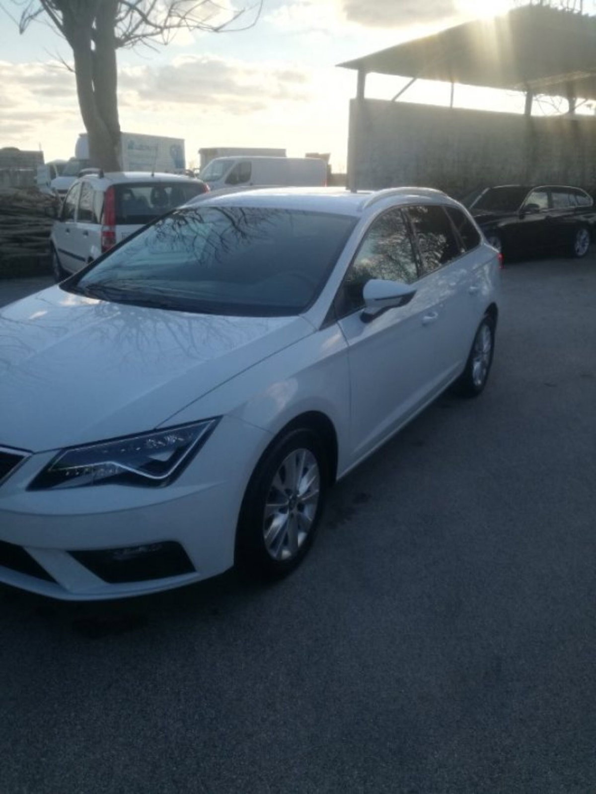 SEAT Leon ST 1.6 TDI 115 CV DSG Business (4)