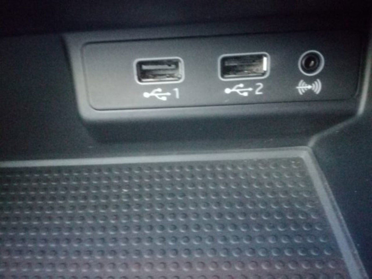 SEAT Leon ST 1.6 TDI 115 CV DSG Business (7)