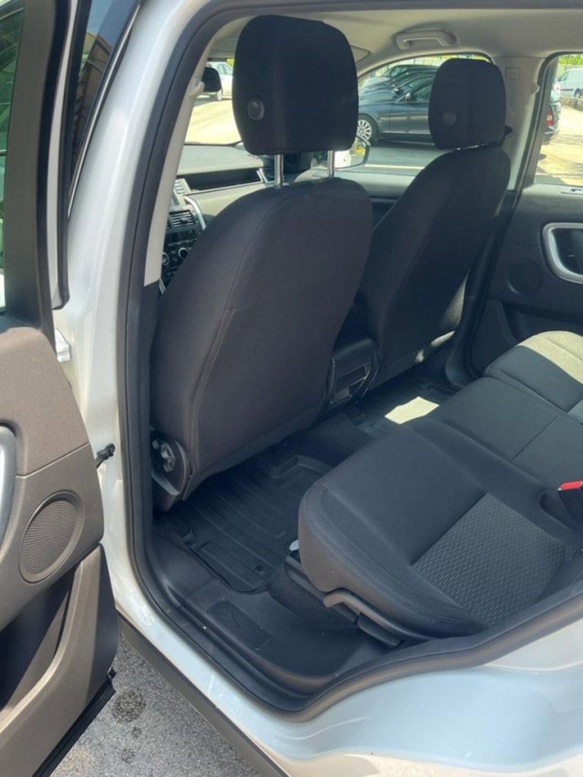 Land Rover Discovery Sport 2.0 eD4 150 CV 2WD HSE (10)