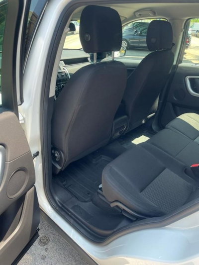 Land Rover Discovery Sport 2.0 eD4 150 CV 2WD HSE (10)