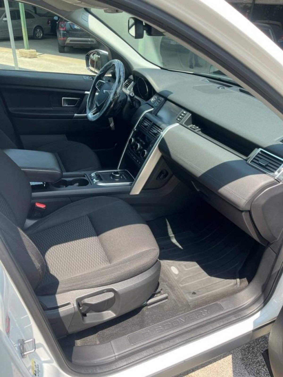 Land Rover Discovery Sport 2.0 eD4 150 CV 2WD HSE (7)