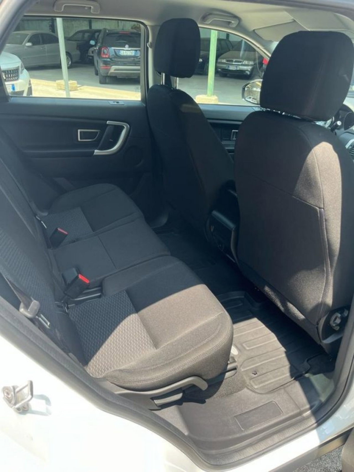 Land Rover Discovery Sport 2.0 eD4 150 CV 2WD HSE (9)
