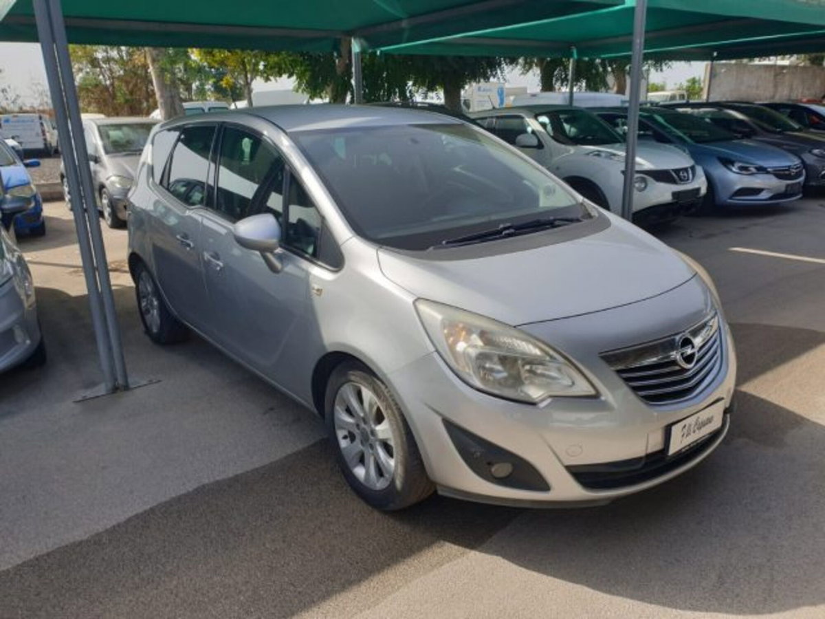 Opel Meriva 1.3 CDTI 95CV ecoFLEStart&Stop Cosmo (2)