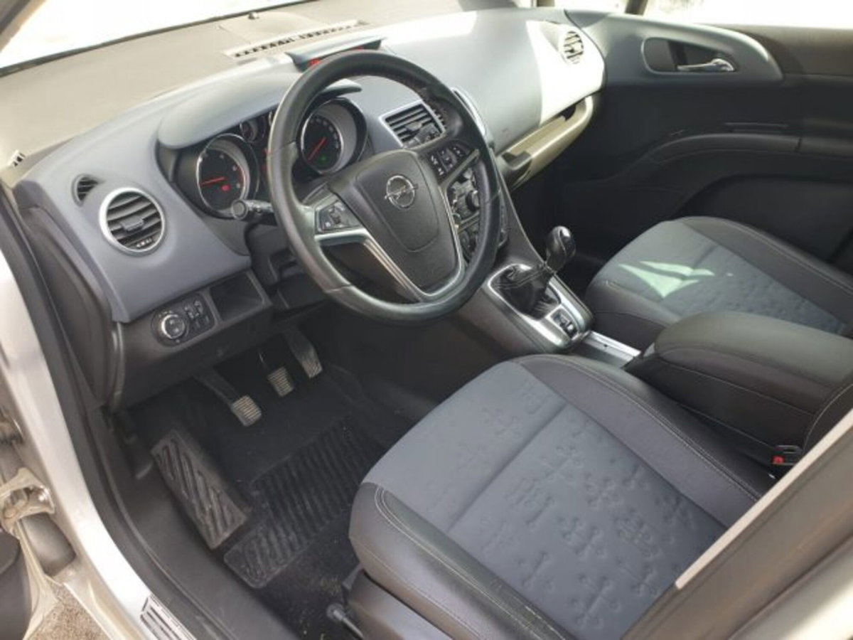 Opel Meriva 1.3 CDTI 95CV ecoFLEStart&Stop Cosmo (8)