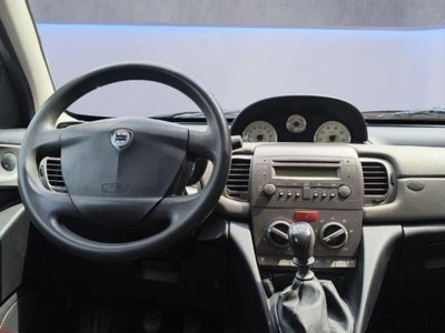 Lancia Ypsilon 1.2 Argento (10)