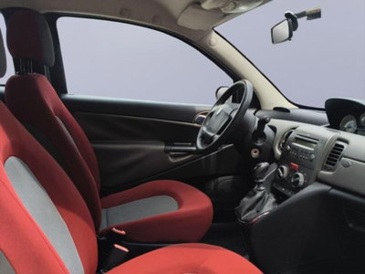 Lancia Ypsilon 1.2 Argento (14)