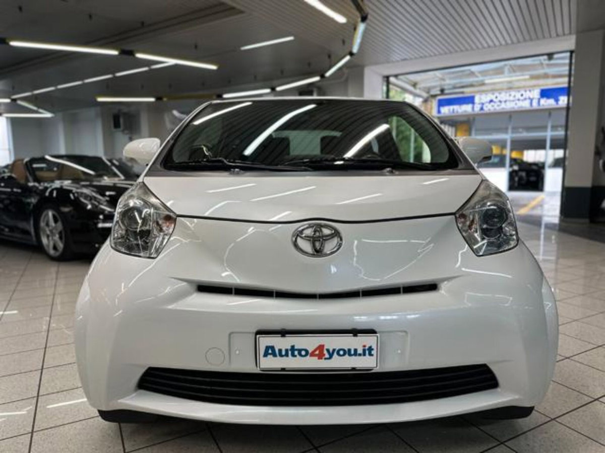 Toyota iQ 1.0 CVT Active (18)