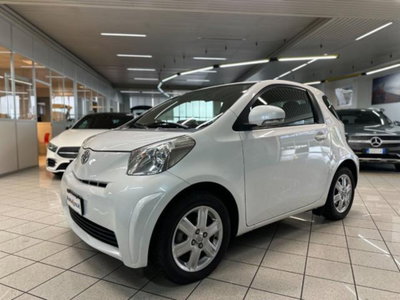 Toyota iQ 1.0 CVT Active (2)