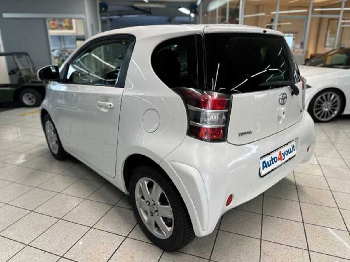Toyota iQ 1.0 CVT Active (4)
