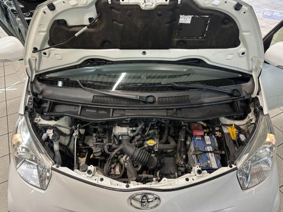 Toyota iQ 1.0 CVT Active (6)