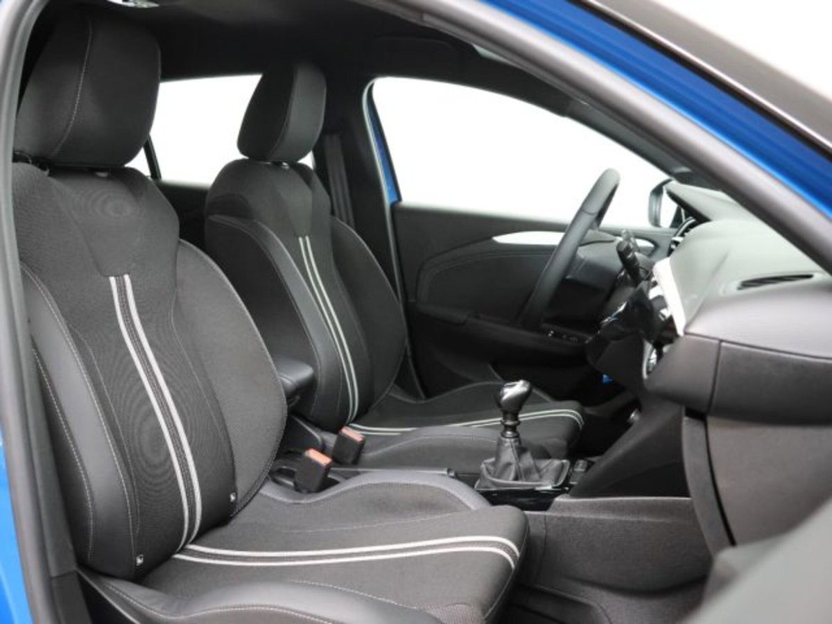 Opel Corsa 1.2 hybrid GS 100cv dct6 (11)