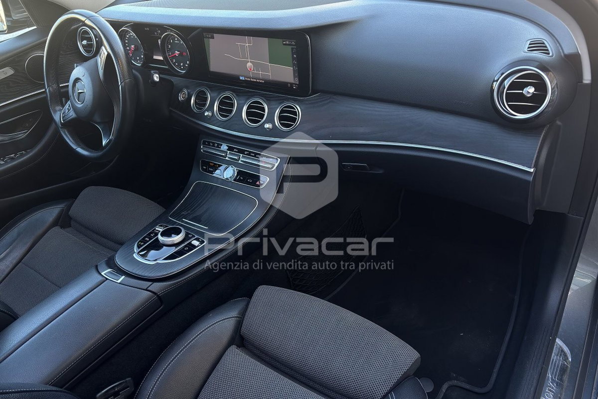 Mercedes-Benz Classe E 200 Auto Exclusive (10)
