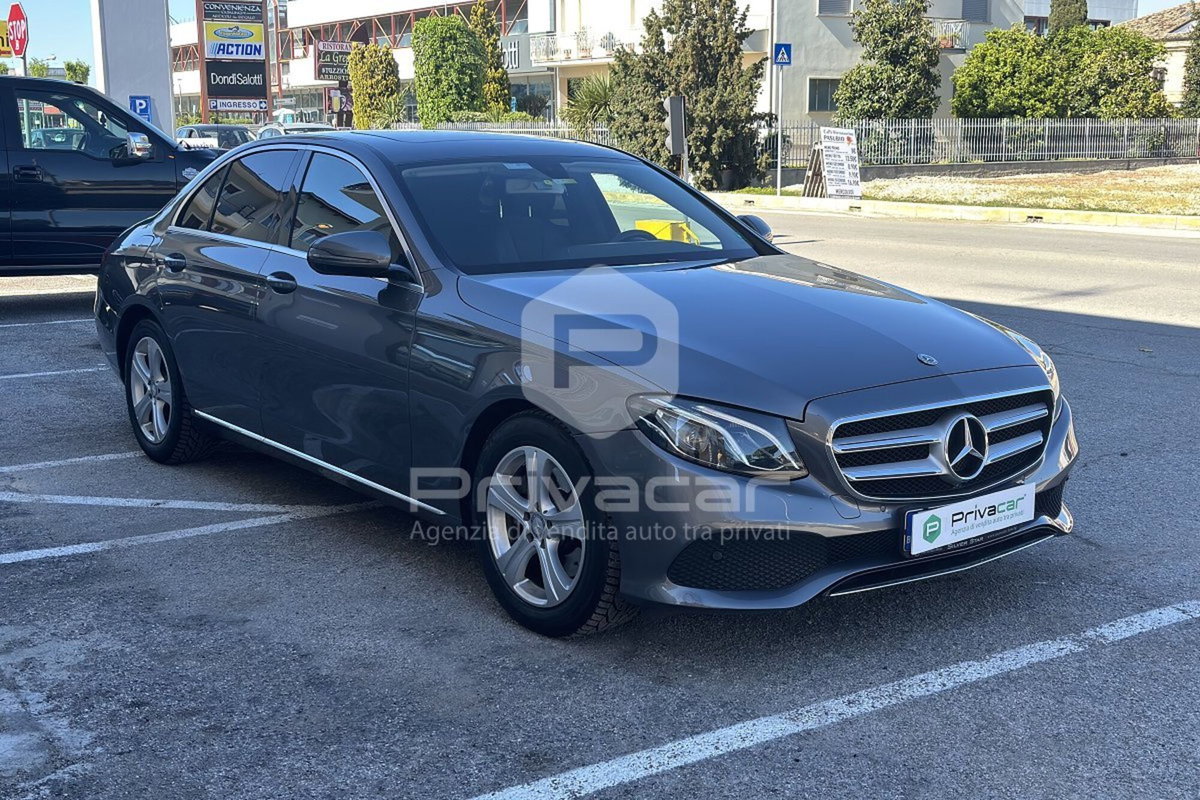 Mercedes-Benz Classe E 200 Auto Exclusive (3)