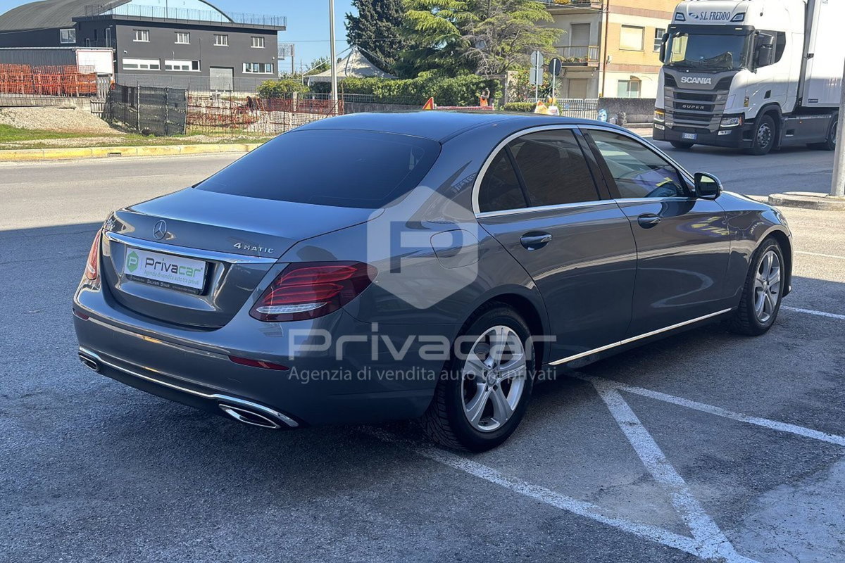 Mercedes-Benz Classe E 200 Auto Exclusive (5)
