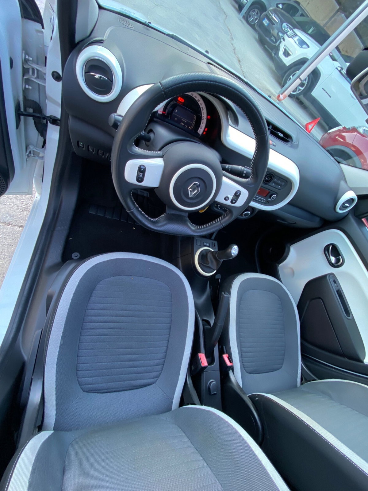Renault Twingo 1.0 SCe Stop&Start Energy Openair (7)