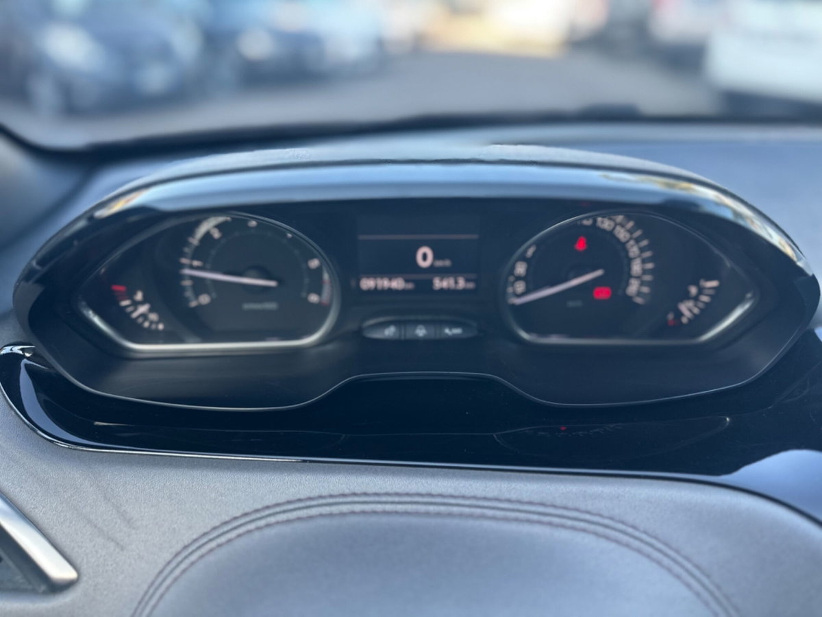 Peugeot 208 e-HDi 115 CV Stop&Start 3 porte XY (10)