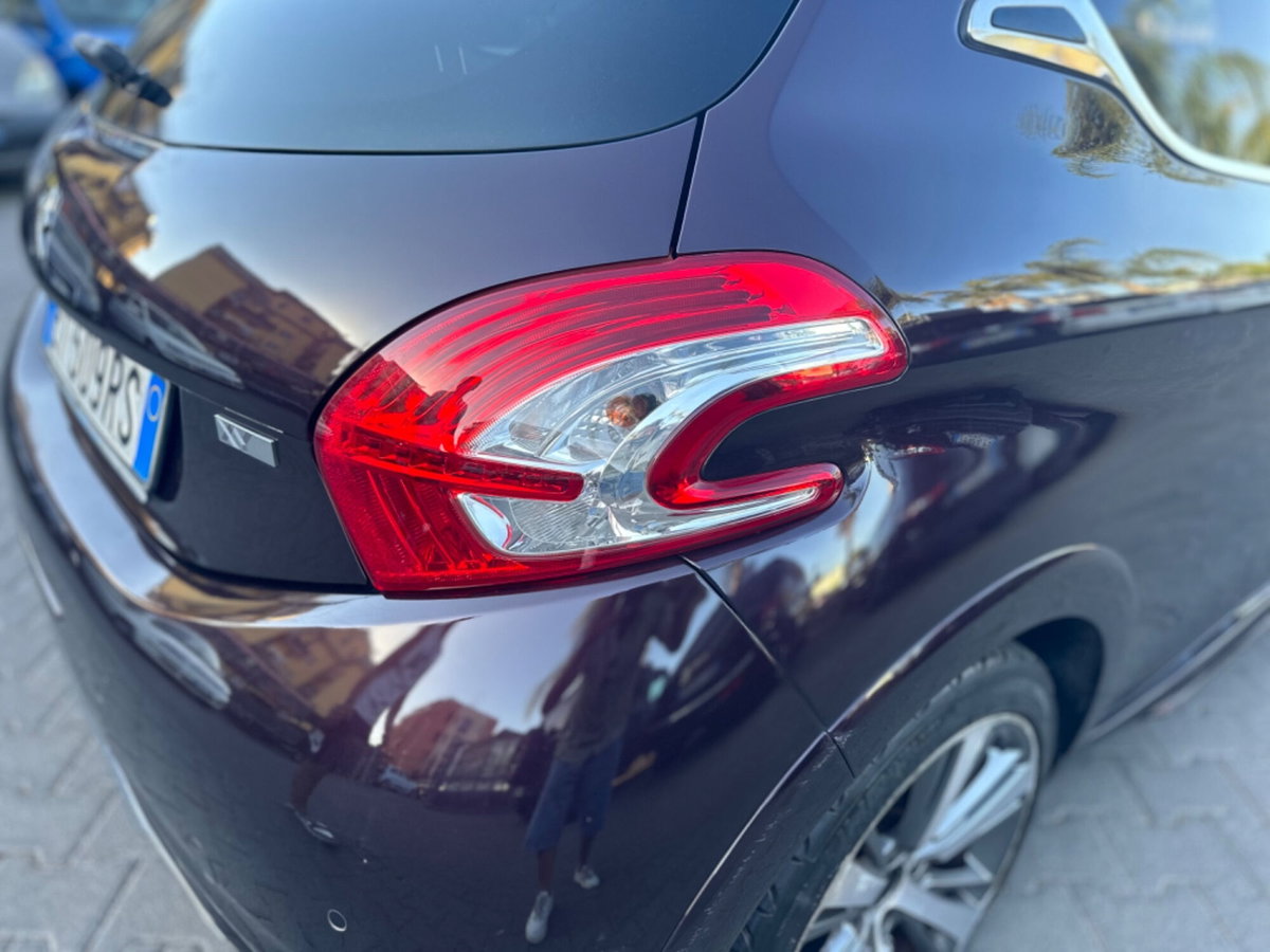 Peugeot 208 e-HDi 115 CV Stop&Start 3 porte XY (15)