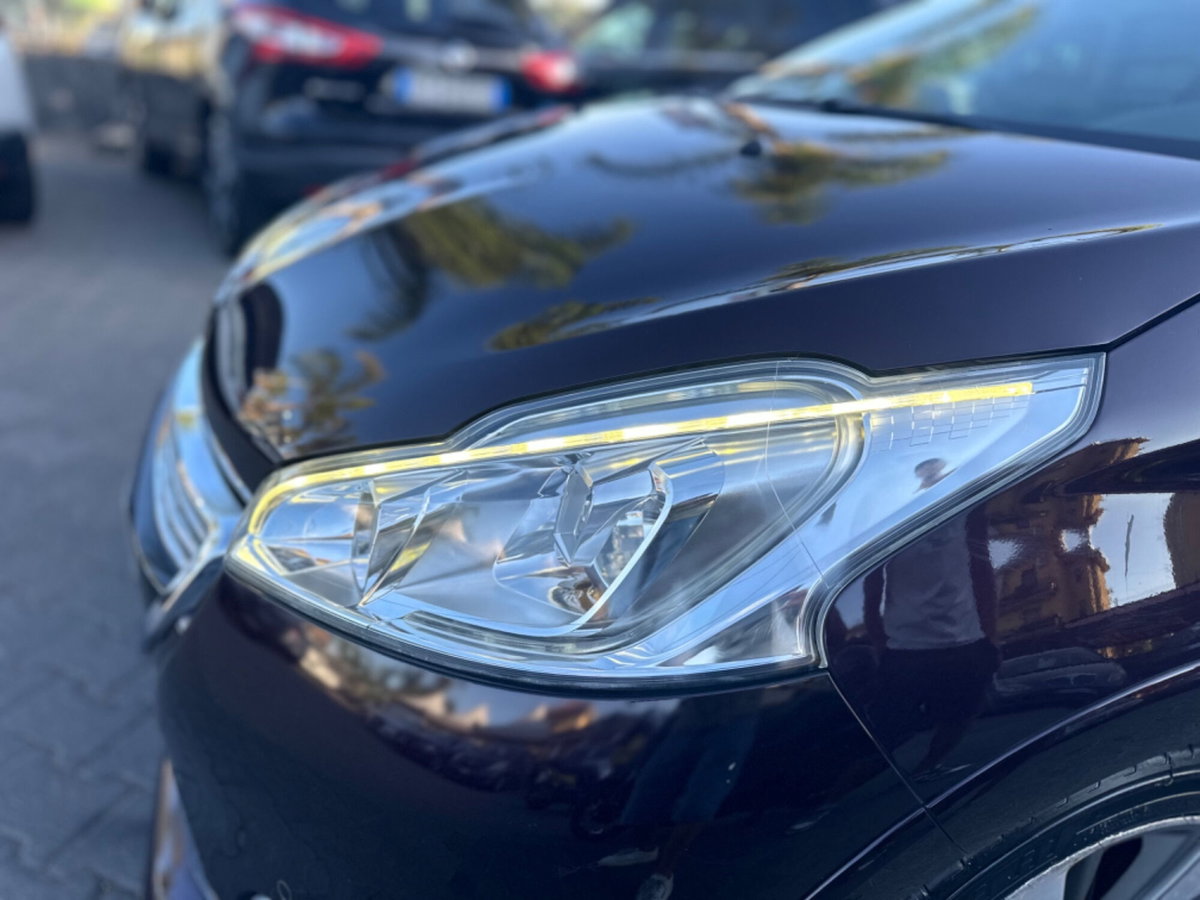 Peugeot 208 e-HDi 115 CV Stop&Start 3 porte XY (7)