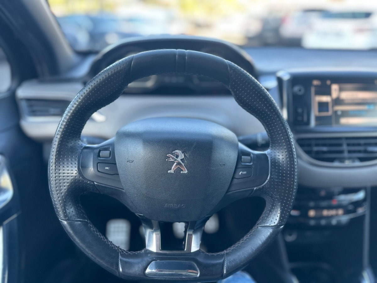 Peugeot 208 e-HDi 115 CV Stop&Start 3 porte XY (9)