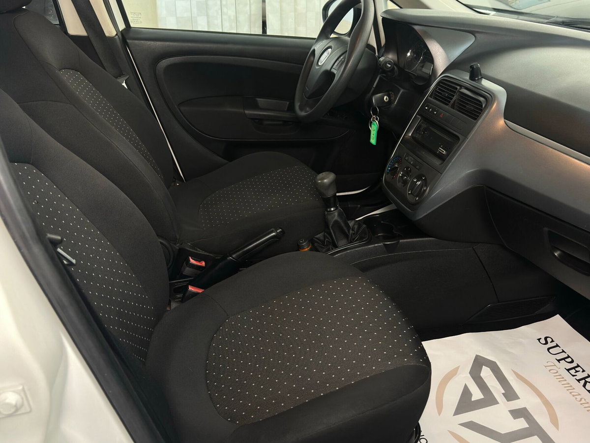 Fiat Grande Punto 1.3 MJT 75 CV 5 porte Dynamic (8)