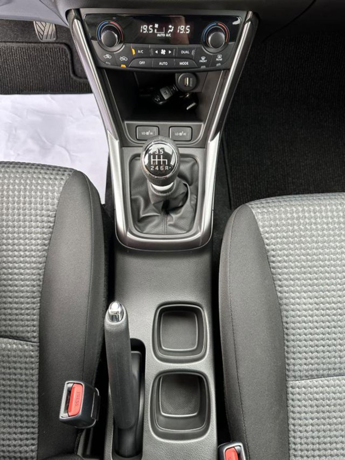 Suzuki S-Cross 1.4 Hybrid Easy (11)