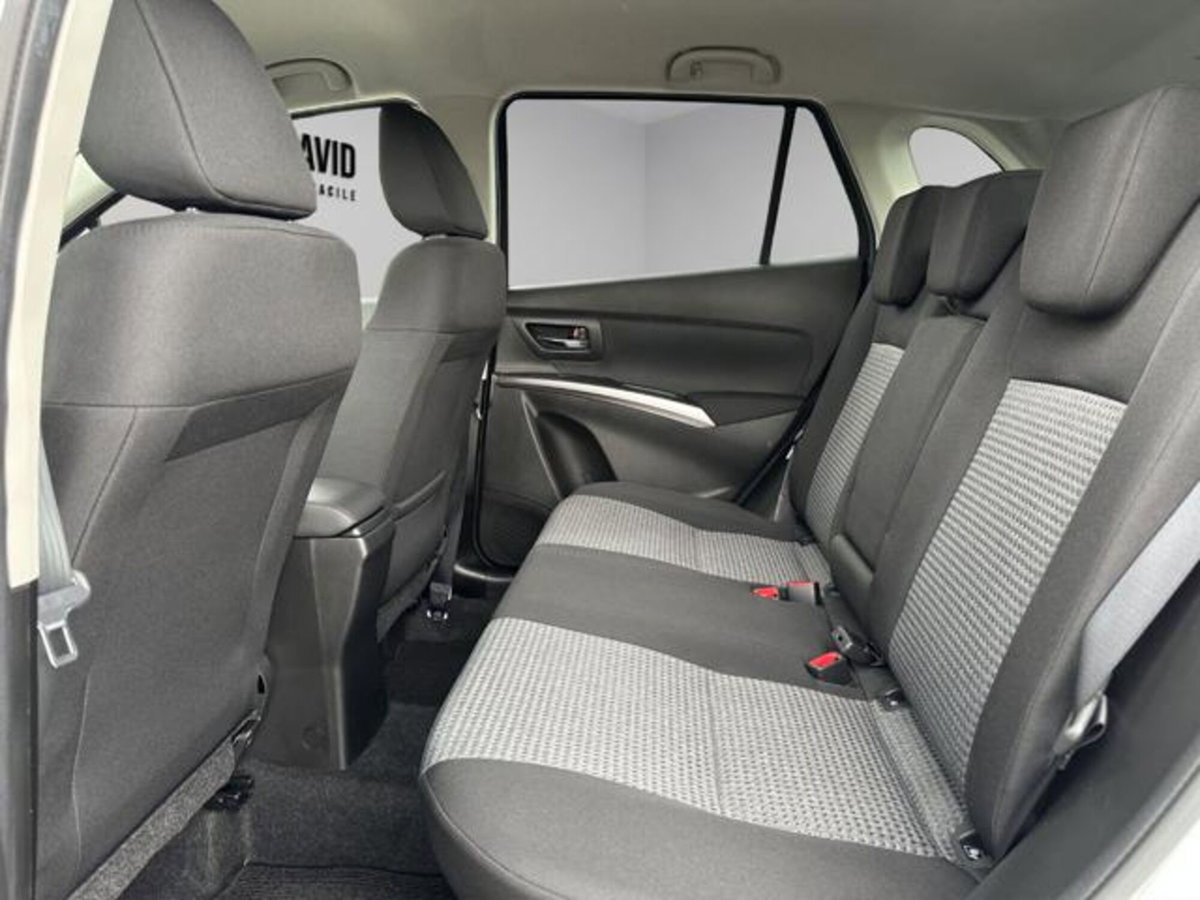 Suzuki S-Cross 1.4 Hybrid Easy (13)