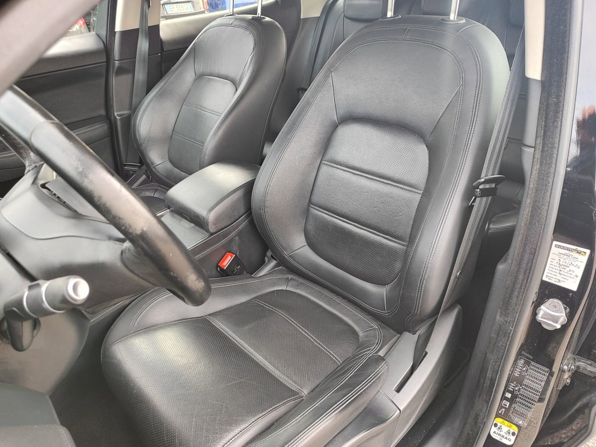 Jaguar E-Pace 2.0D 150 CV AWD aut. (12)