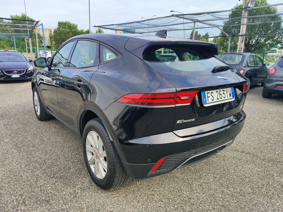 Jaguar E-Pace 2.0D 150 CV AWD aut. (4)