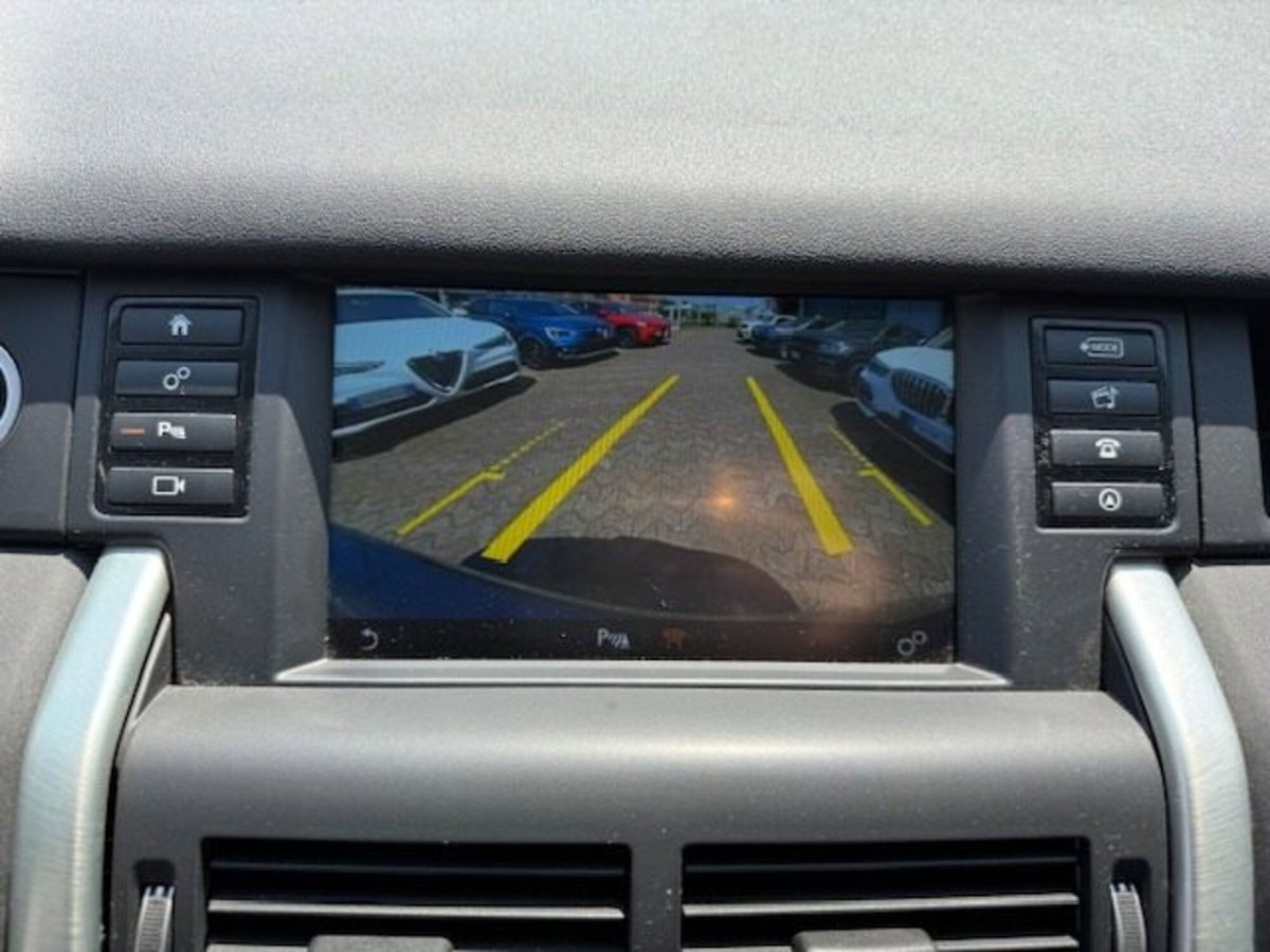 Land Rover Discovery Sport 2.0 TD4 150 CV Pure (4)