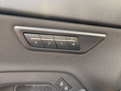 Jaguar E-Pace 2.0D I4 163 CV AWD Auto SE (8)
