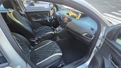 Lancia Ypsilon 1.3 MJT 16V 95 CV 5 porte S&S Silver (12)
