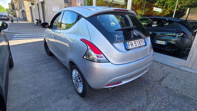 Lancia Ypsilon 1.3 MJT 16V 95 CV 5 porte S&S Silver (6)