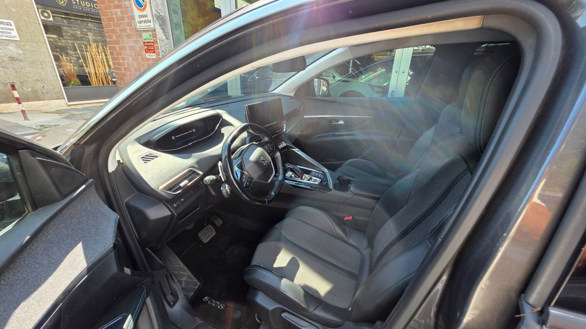Peugeot 5008 1.5 bluehdi Active Pack s&s 130cv eat8 (7)