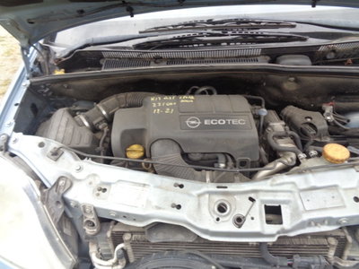 Opel Corsa 1.2i 16V cat 5 porte Club (18)