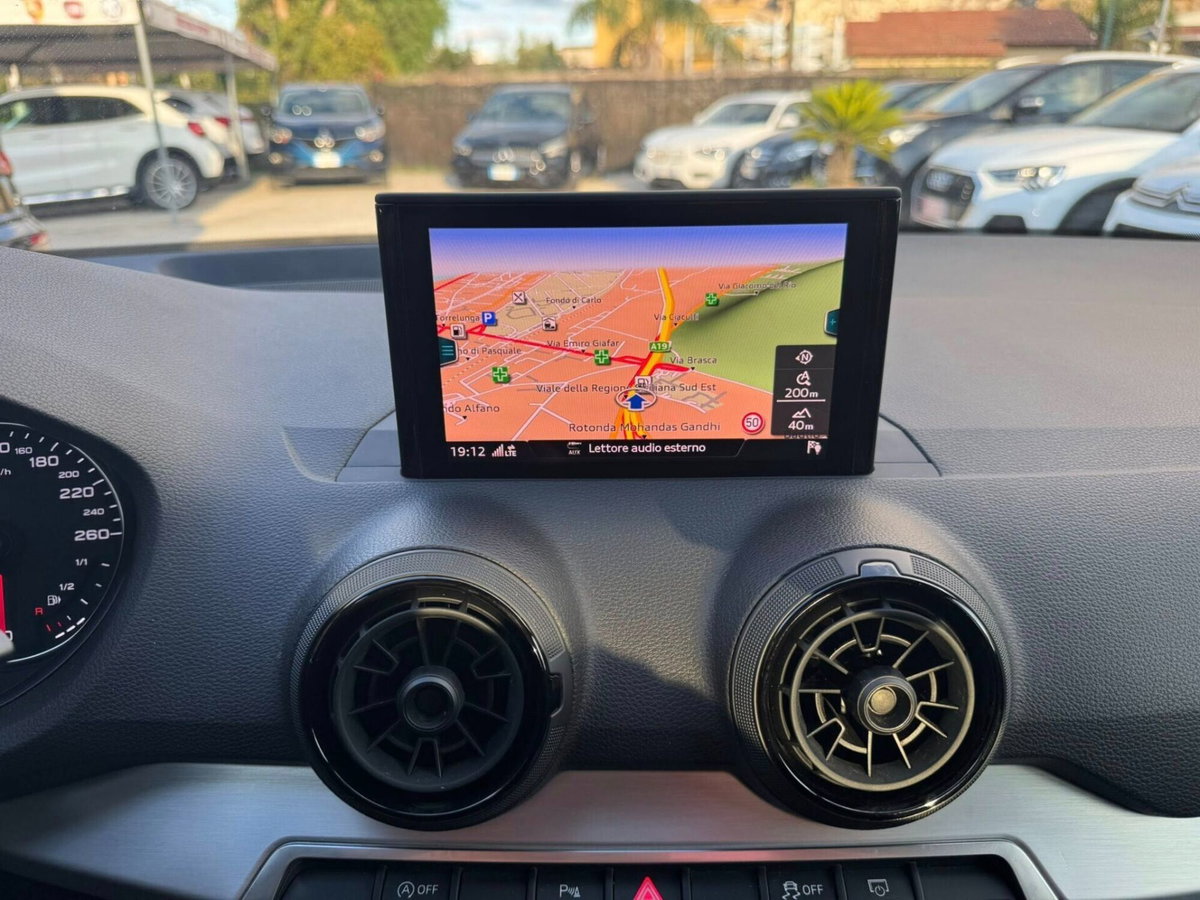 Audi Q2 Q2 30 TDI (15)