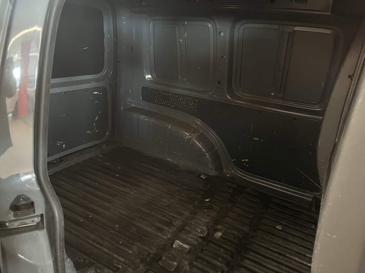 Volkswagen Caddy 2.0 TDI 122 CV Style Maxi (11)
