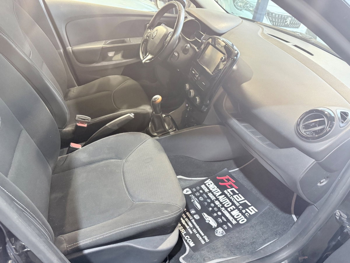 Renault Clio TCe 12V 90 CV GPL 5 porte Moschino Life (11)