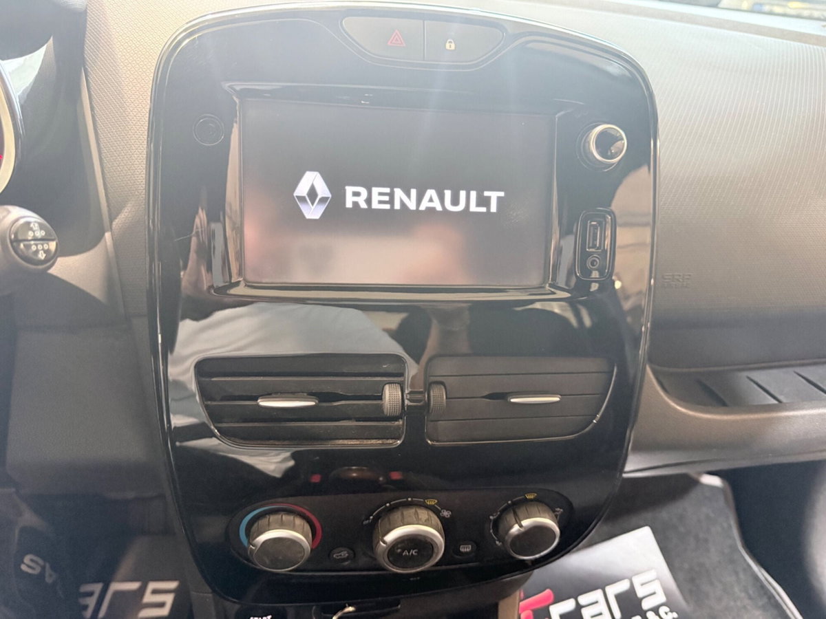 Renault Clio TCe 12V 90 CV GPL 5 porte Moschino Life (12)
