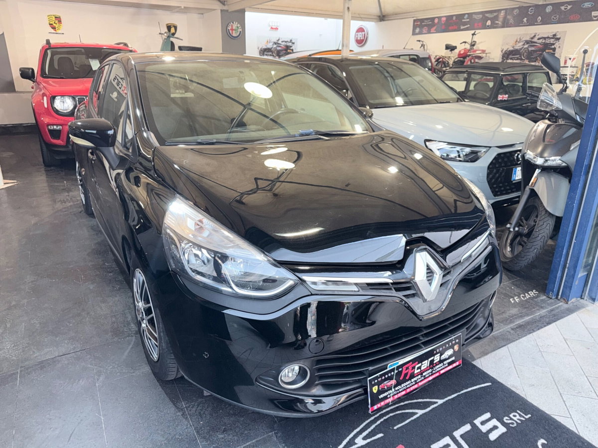 Renault Clio TCe 12V 90 CV GPL 5 porte Moschino Life (2)