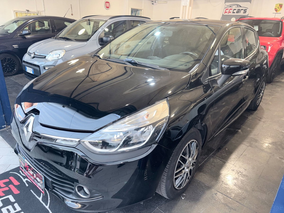 Renault Clio TCe 12V 90 CV GPL 5 porte Moschino Life (3)
