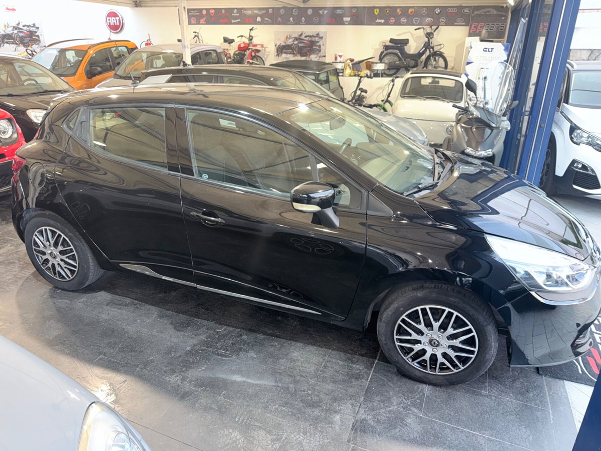 Renault Clio TCe 12V 90 CV GPL 5 porte Moschino Life (6)